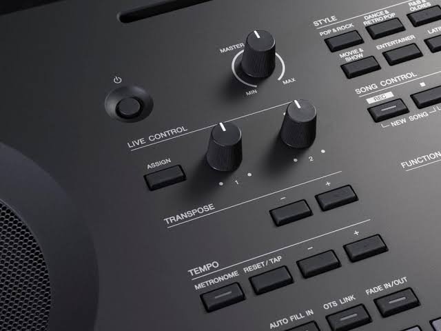 Yamaha PSR SX 620 Digital Professional 61-key keyboard 